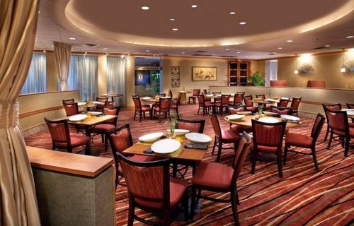 Doubletree Hilton Tampa Airport Westshore airport dining